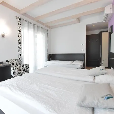 Ecohotel Primavera Готель Рива-дель-Гарда